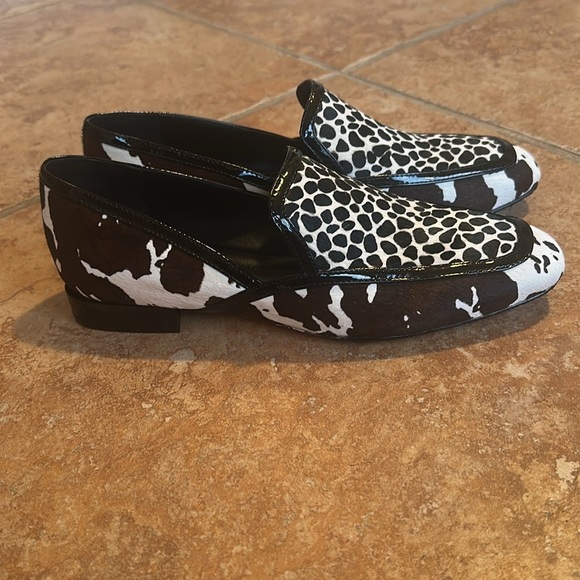 Donald J. Pliner Black and White Loafers Slip-Ons - Picture 2 of 6